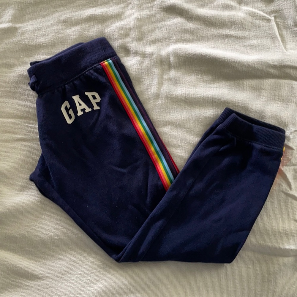 Gap girls logo sweats with rainbow stripe size 6-7